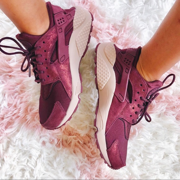nike huarache burgundy womens